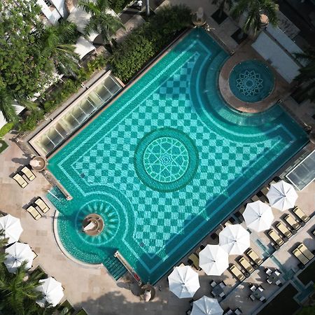 Hotel The Imperial, Nuova Delhi Esterno foto Aerial view of the pool at the Four Seasons Hotel, Bangkok