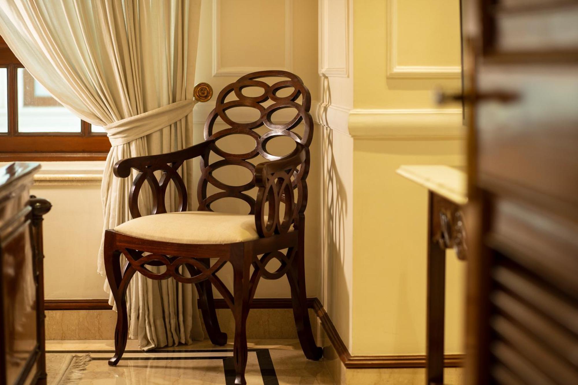 Hotel The Imperial, Nuova Delhi Esterno foto Chippendale chair