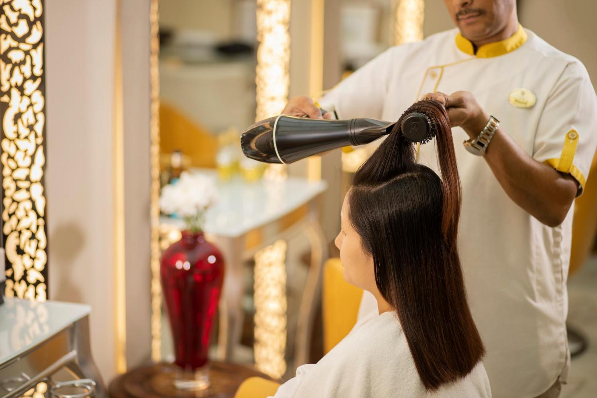 Hotel The Imperial, Nuova Delhi Esterno foto Hair salon