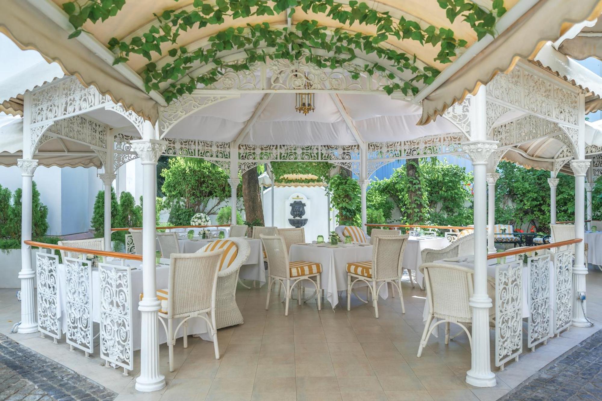 Hotel The Imperial, Nuova Delhi Esterno foto The interior of the gazebo